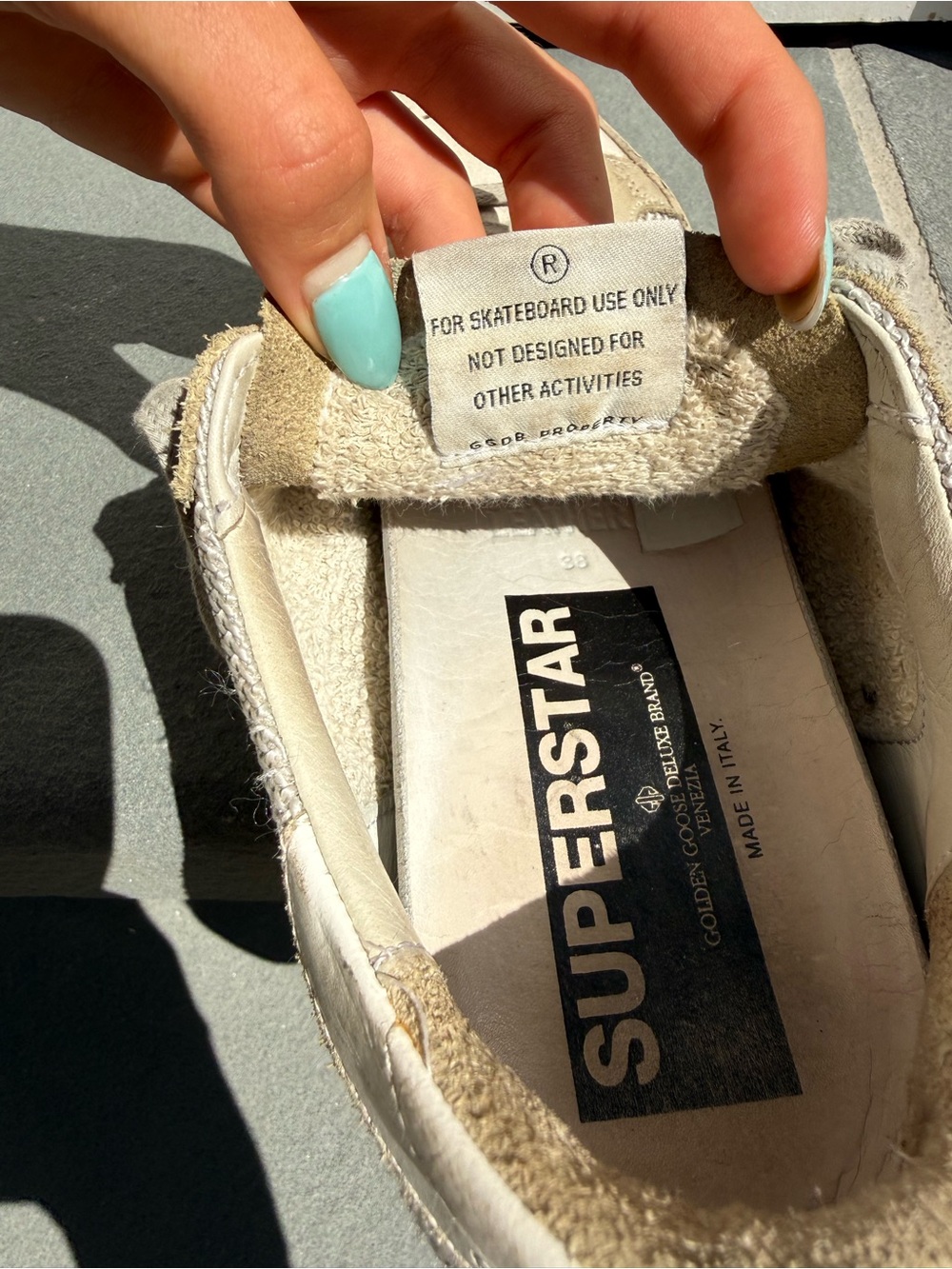 Barely used size 38 Golden Goose Super-Star in leather and mesh with black star. - Picture 2 of 8